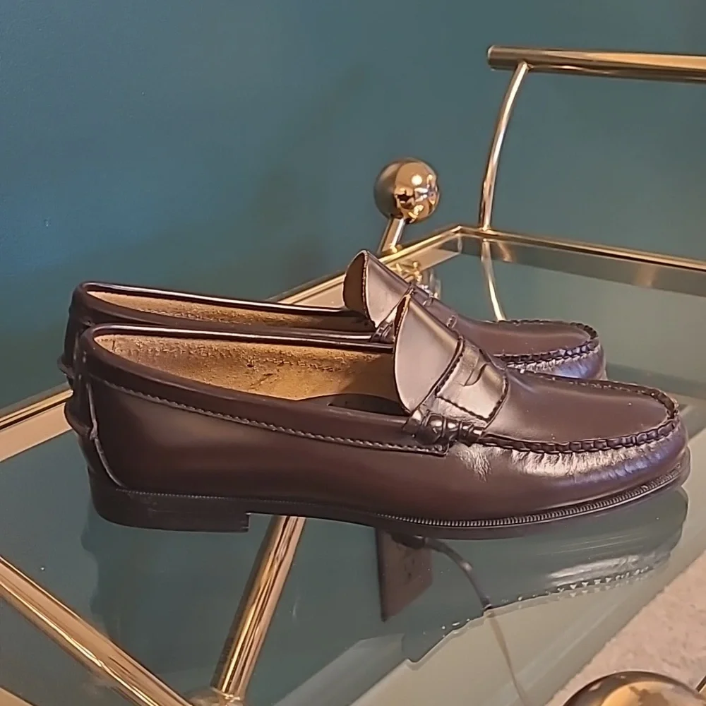 NWOB SEBAGO  burgundy loafers